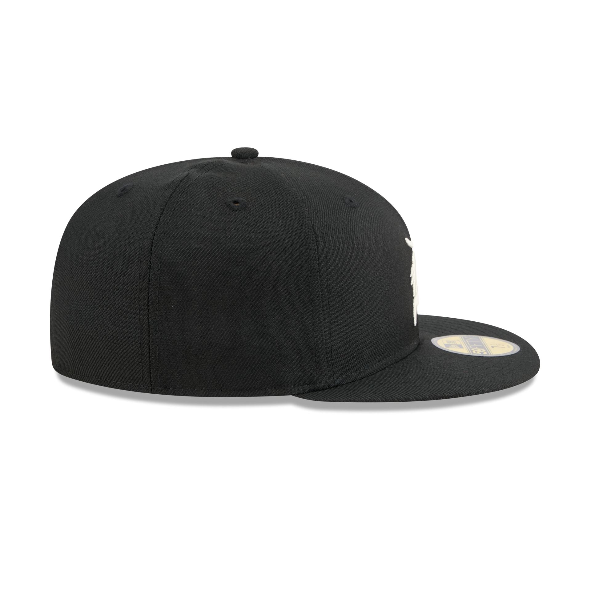 https://cdn.shopify.com/s/files/1/0601/2554/4675/files/60766506_59FIFTY_FOG595028863_CHIWHI_BLK_RSIDE.jpg?v=1753278253