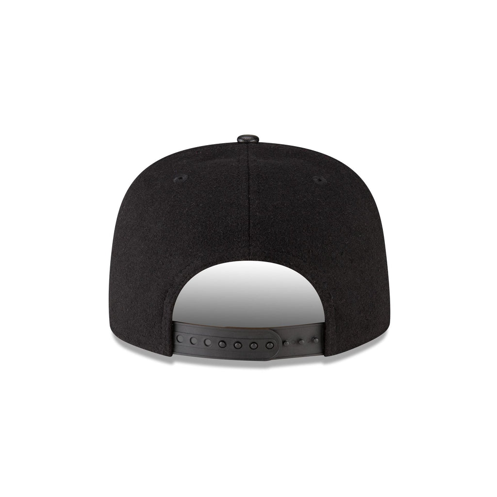 https://cdn.shopify.com/s/files/1/0601/2554/4675/files/60767892_9FIFTYAF_PICTURE_DAY25_BOSRED_XBK_R.jpg?v=1756387896