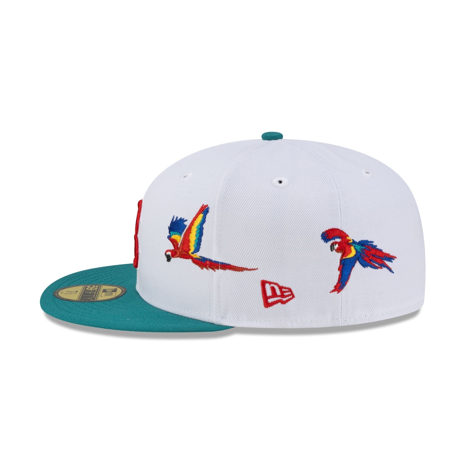 https://cdn.shopify.com/s/files/1/0601/2554/4675/files/60768718_59FIFTY_CITY_ELEMENTS_25_BOSRED_NWG_LSIDE.jpg?v=1760708202