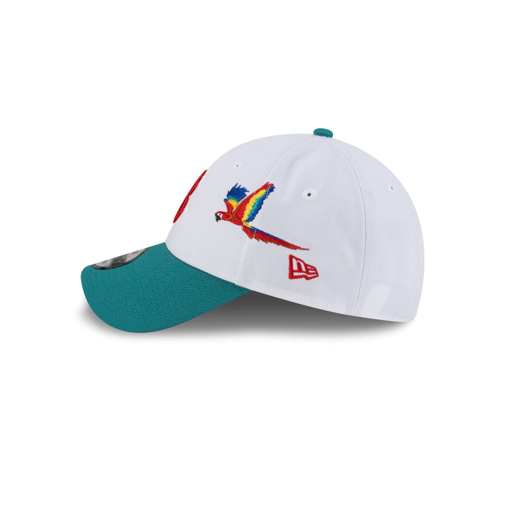 https://cdn.shopify.com/s/files/1/0601/2554/4675/files/60768780_9FORTY_CITY_ELEMENTS_25_BOSRED_WHI_LSIDE.jpg?v=1760708216