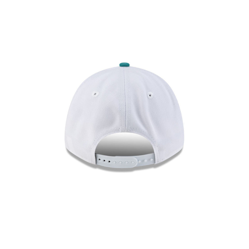 https://cdn.shopify.com/s/files/1/0601/2554/4675/files/60768780_9FORTY_CITY_ELEMENTS_25_BOSRED_WHI_R.jpg?v=1760624240