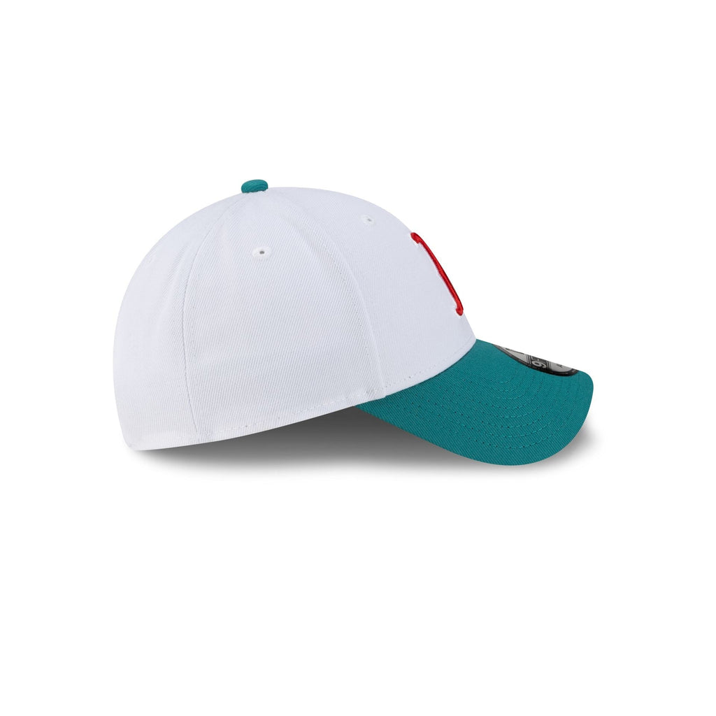 https://cdn.shopify.com/s/files/1/0601/2554/4675/files/60768780_9FORTY_CITY_ELEMENTS_25_BOSRED_WHI_RSIDE.jpg?v=1760708216