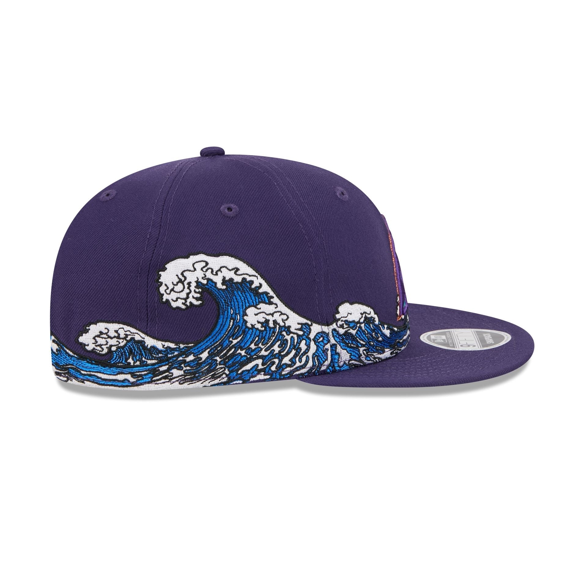 https://cdn.shopify.com/s/files/1/0601/2554/4675/files/60769188_RC9FIFTY_LifestyleEnergy_ARIDIA_OTC_RSIDE.jpg?v=1758828170