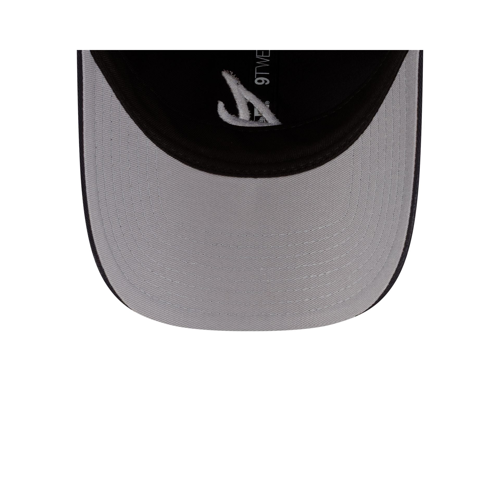 https://cdn.shopify.com/s/files/1/0601/2554/4675/files/60769558_9TWENTY_MLB25XHIDDENPIGEONS_COLLAB25_ATLBRA_NAV_UV.jpg?v=1752090954