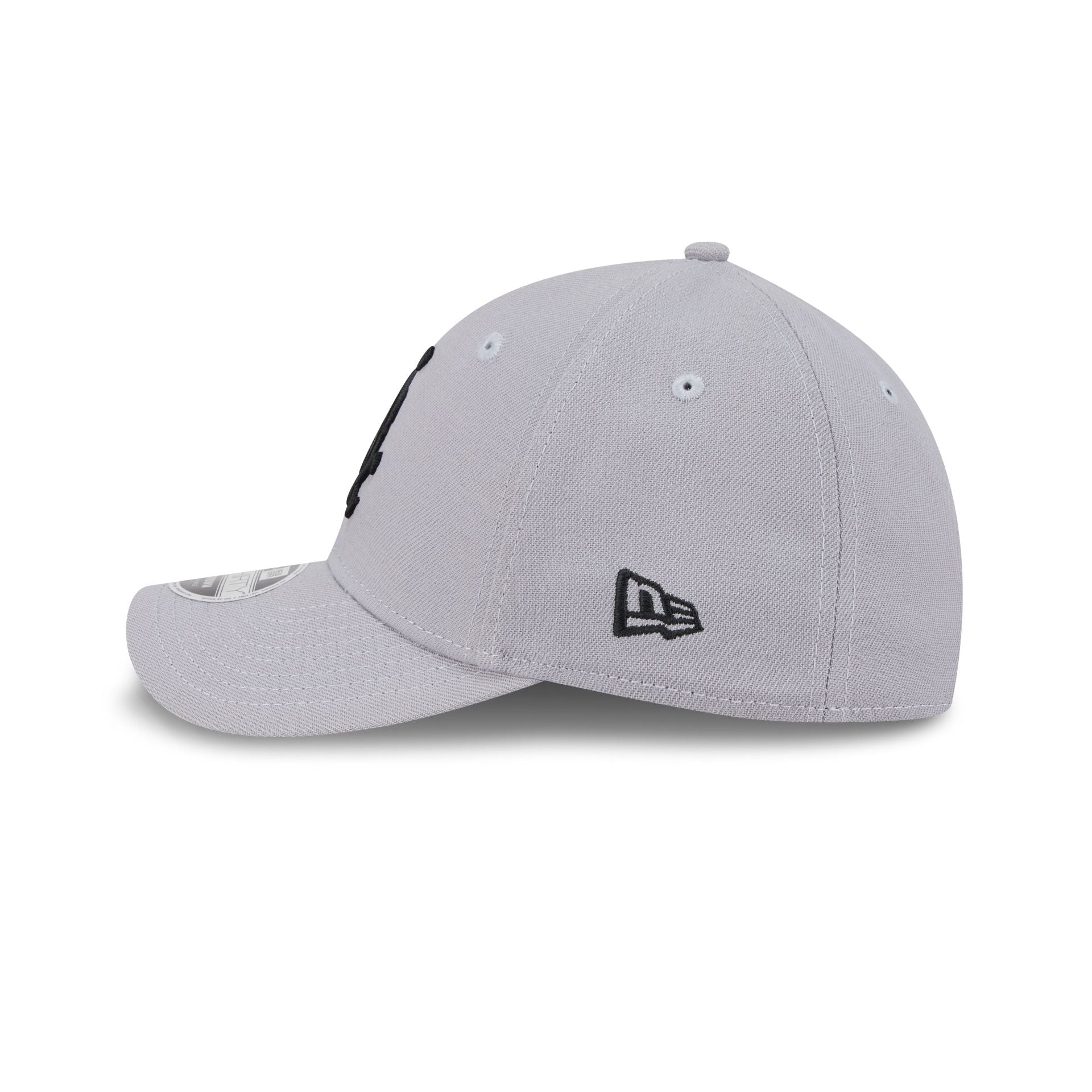 https://cdn.shopify.com/s/files/1/0601/2554/4675/files/60772516_39THIRTYMC_CHS39THIRTYMC30193_CHIWHI_OTC_LSIDE.jpg?v=1768423661