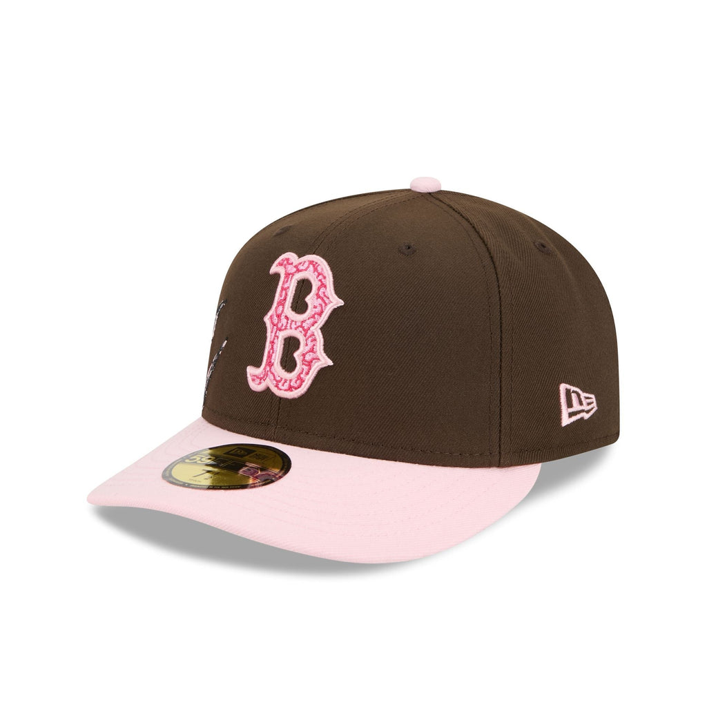 https://cdn.shopify.com/s/files/1/0601/2554/4675/files/60832533_59FIFTY_LifestyleEnergy_BOSRED_WLT_3QL.jpg?v=1759858798