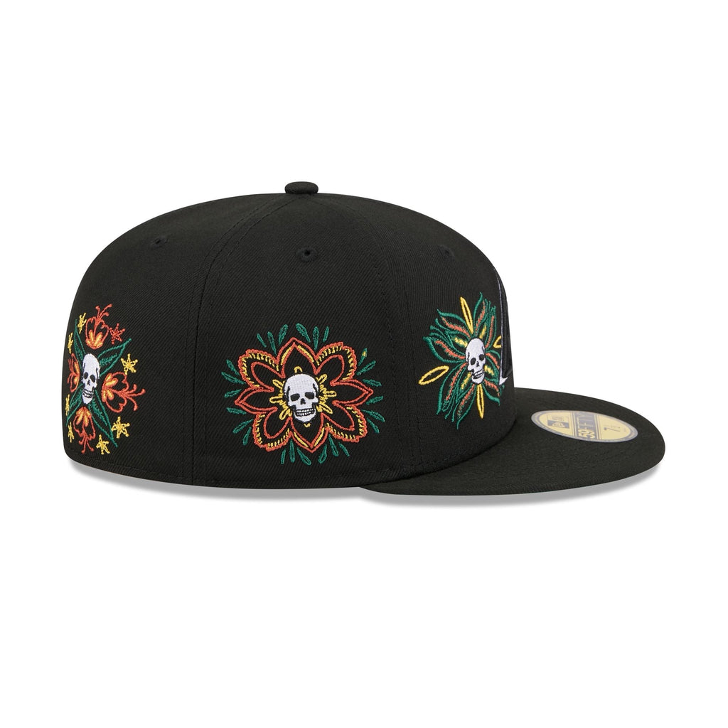 https://cdn.shopify.com/s/files/1/0601/2554/4675/files/60832774_59FIFTY_LifestyleEnergy_ARIDIA_BLK_RSIDE.jpg?v=1760914191