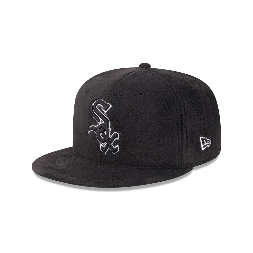 https://cdn.shopify.com/s/files/1/0601/2554/4675/files/60832810_59FIFTY_LifestyleEnergy_CHIWHI_BLK_3QL.jpg?v=1764616396