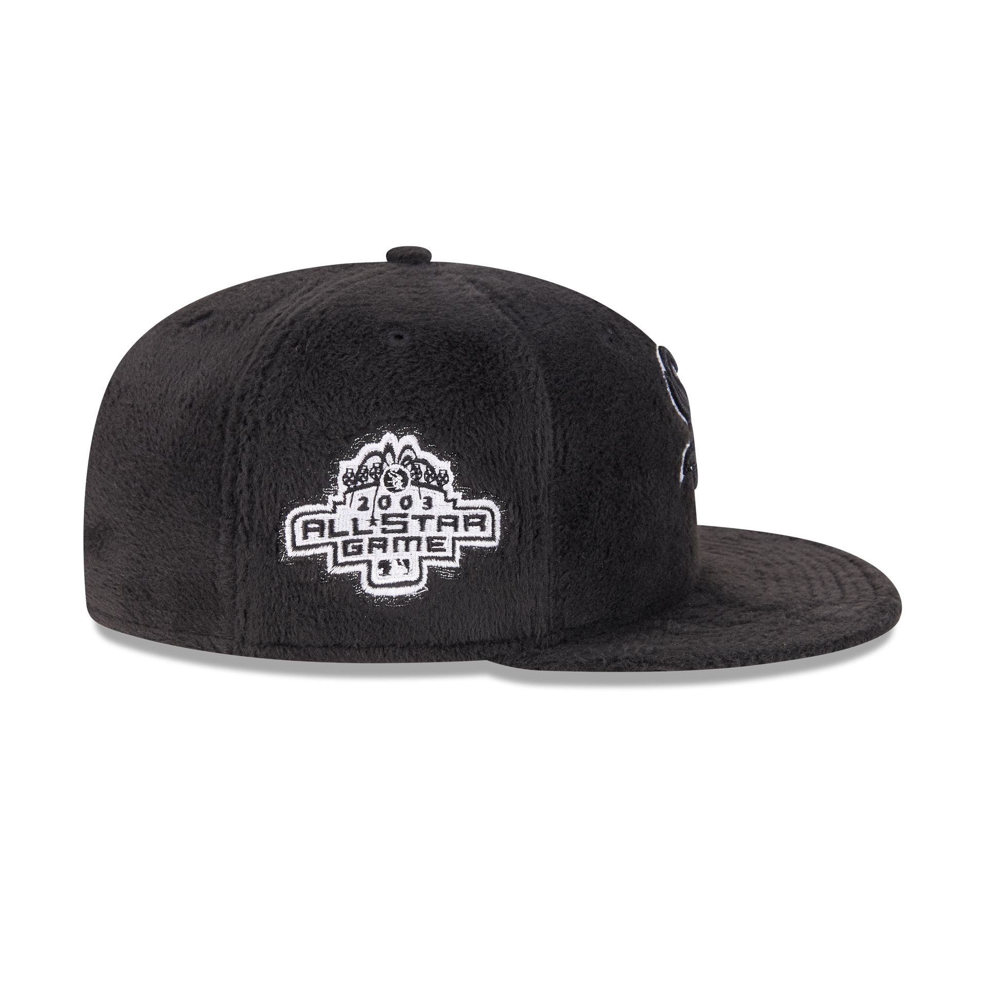 https://cdn.shopify.com/s/files/1/0601/2554/4675/files/60832810_59FIFTY_LifestyleEnergy_CHIWHI_BLK_RSIDE.jpg?v=1764616396