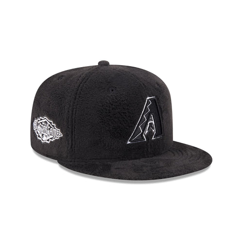 https://cdn.shopify.com/s/files/1/0601/2554/4675/files/60832814_59FIFTY_LifestyleEnergy_ARIDIA_BLK_3QR.jpg?v=1764616396