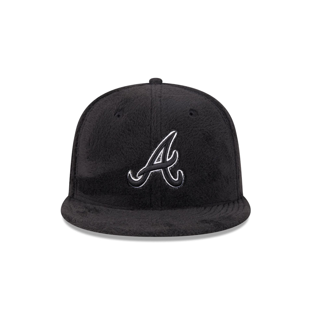 https://cdn.shopify.com/s/files/1/0601/2554/4675/files/60832815_59FIFTY_LifestyleEnergy_ATLBRA_BLK_F.jpg?v=1764616396