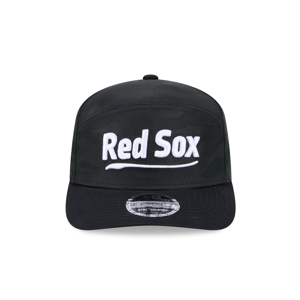 https://cdn.shopify.com/s/files/1/0601/2554/4675/files/60840686_9SEVENTYSP_QS970SP30414_BOSRED_BLK_F.jpg?v=1763397055