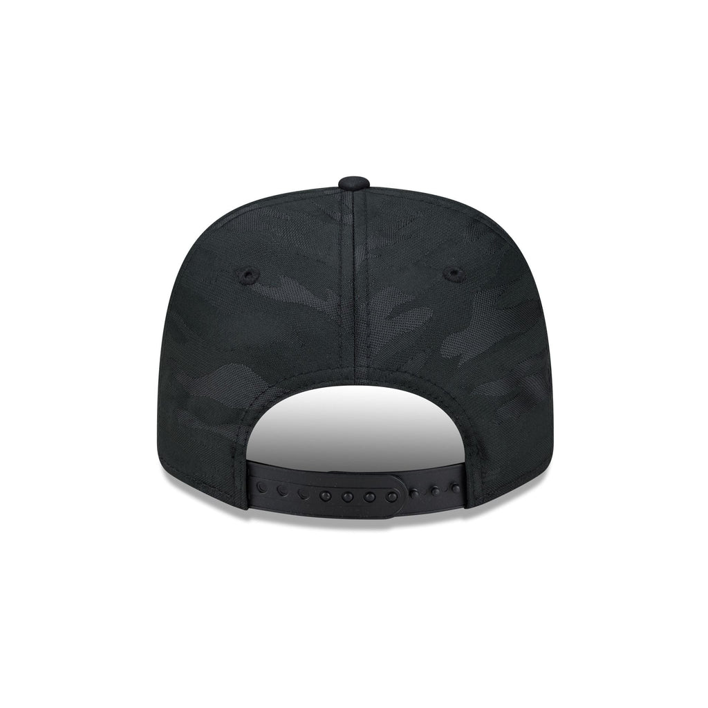 https://cdn.shopify.com/s/files/1/0601/2554/4675/files/60840686_9SEVENTYSP_QS970SP30414_BOSRED_BLK_R.jpg?v=1763397055