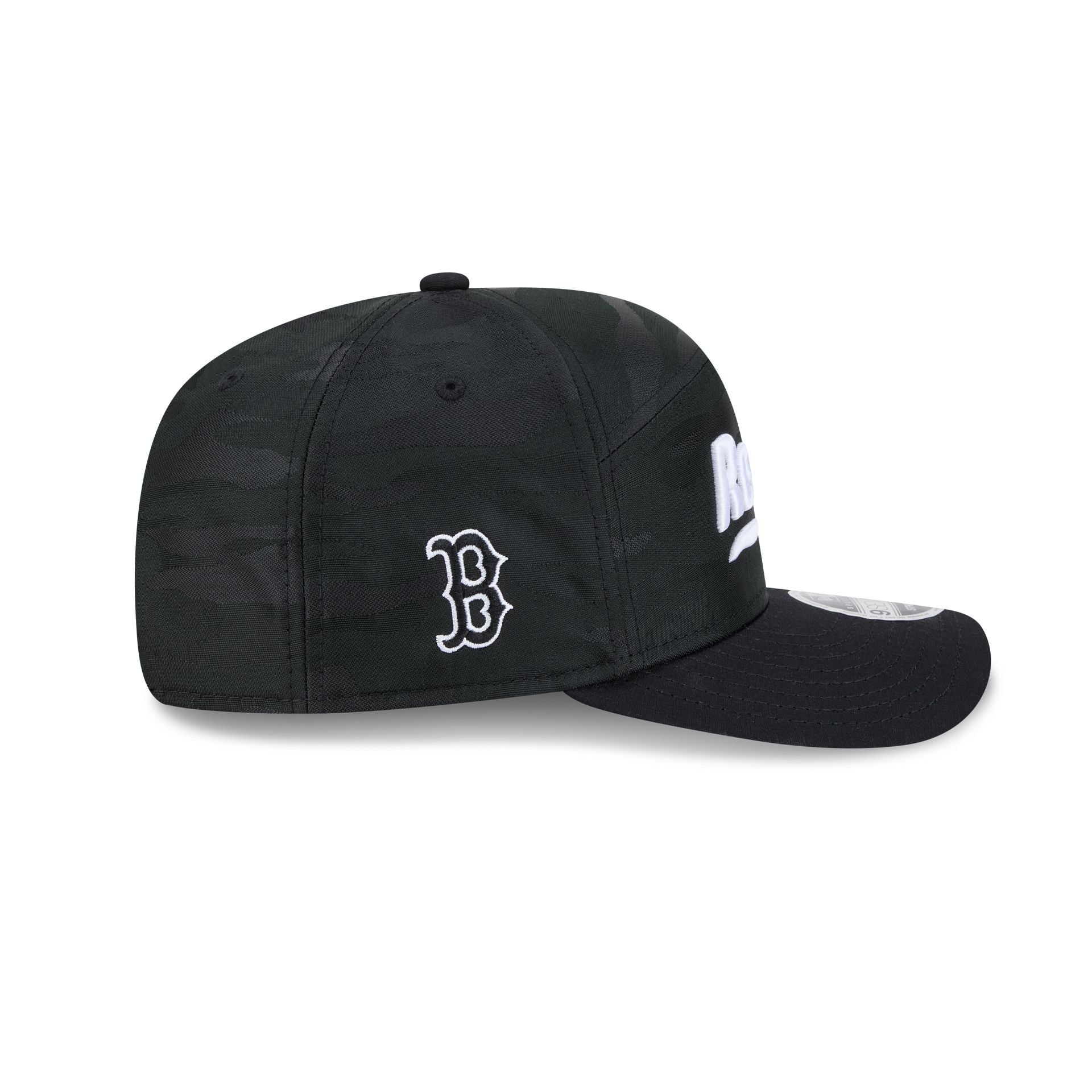 https://cdn.shopify.com/s/files/1/0601/2554/4675/files/60840686_9SEVENTYSP_QS970SP30414_BOSRED_BLK_RSIDE.jpg?v=1763397055