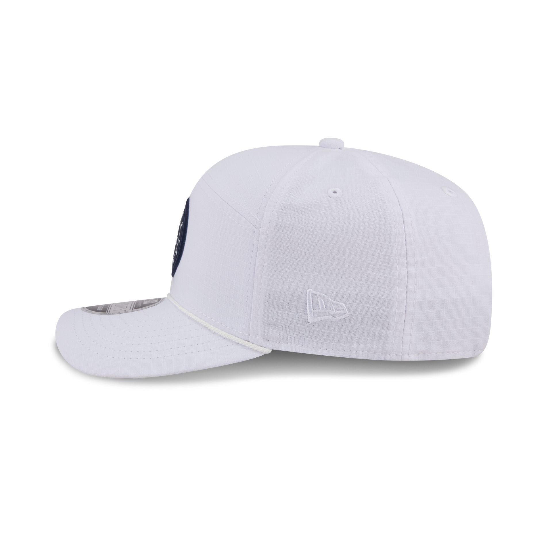 https://cdn.shopify.com/s/files/1/0601/2554/4675/files/60840799_9SEVENTYSP_QS970SP30415_BOSRED_WHI_LSIDE.jpg?v=1763396911