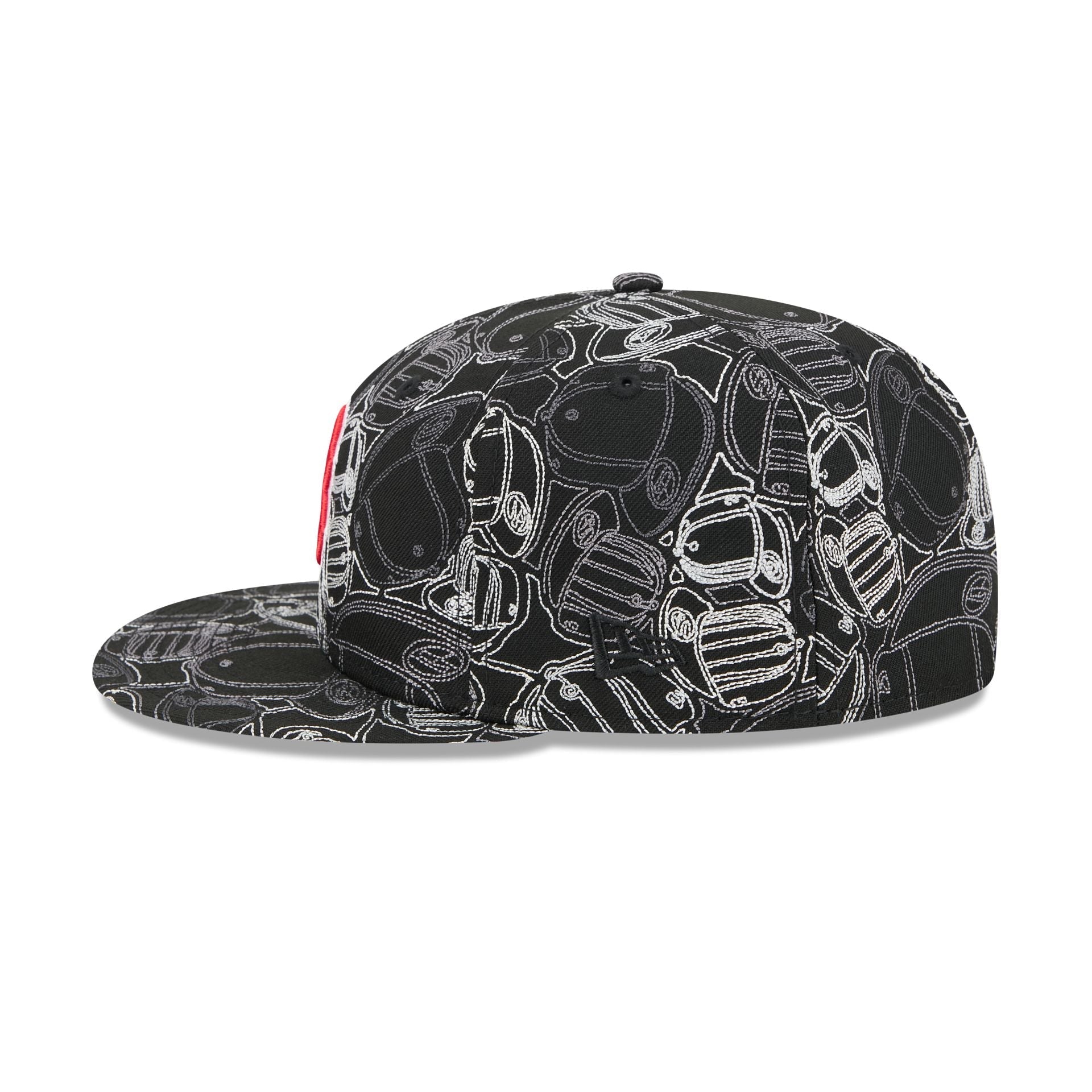https://cdn.shopify.com/s/files/1/0601/2554/4675/files/60841953_59FIFTY_LifestyleEnergy_BOSRED_BLK_LSIDE.jpg?v=1763665702