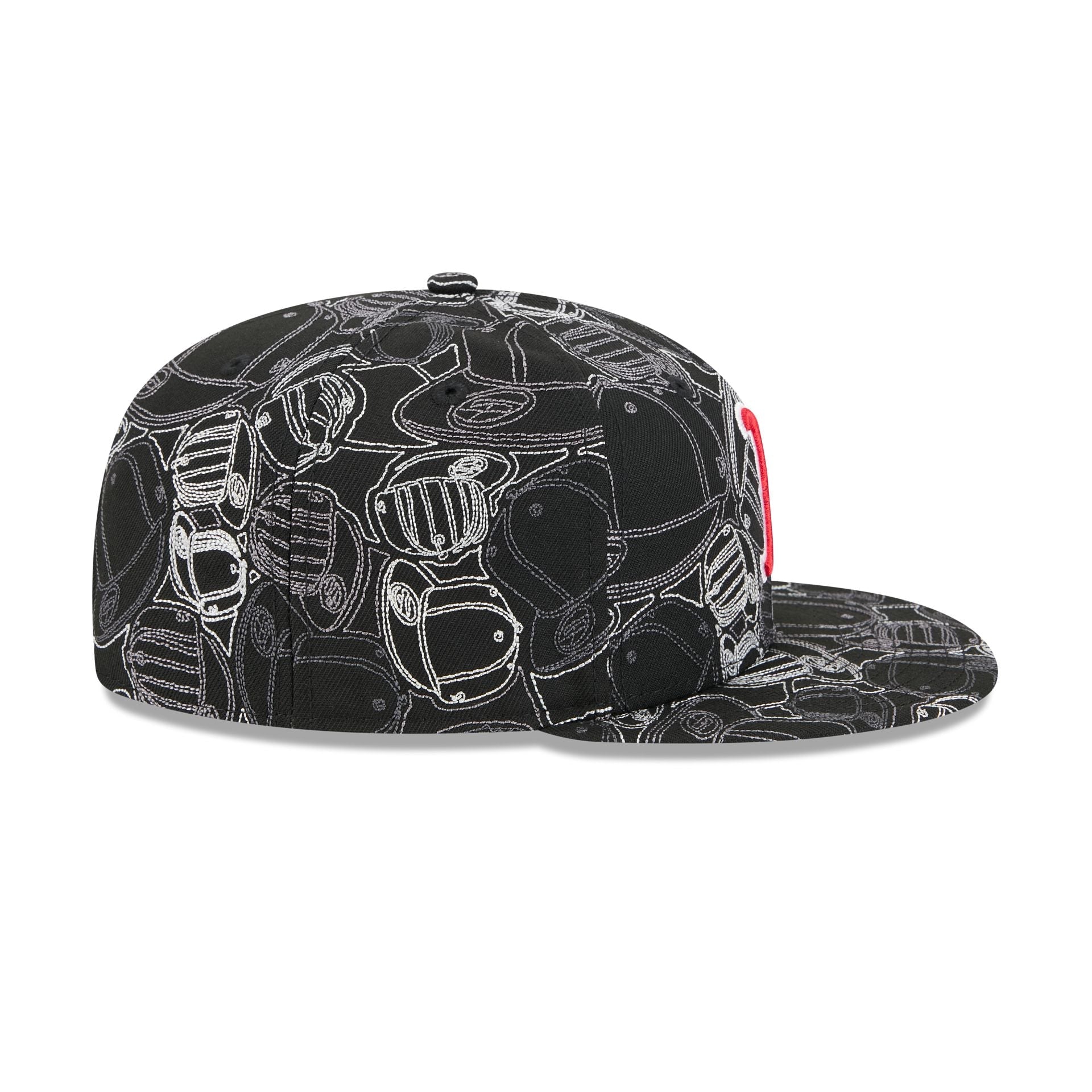 https://cdn.shopify.com/s/files/1/0601/2554/4675/files/60841953_59FIFTY_LifestyleEnergy_BOSRED_BLK_RSIDE.jpg?v=1763665702