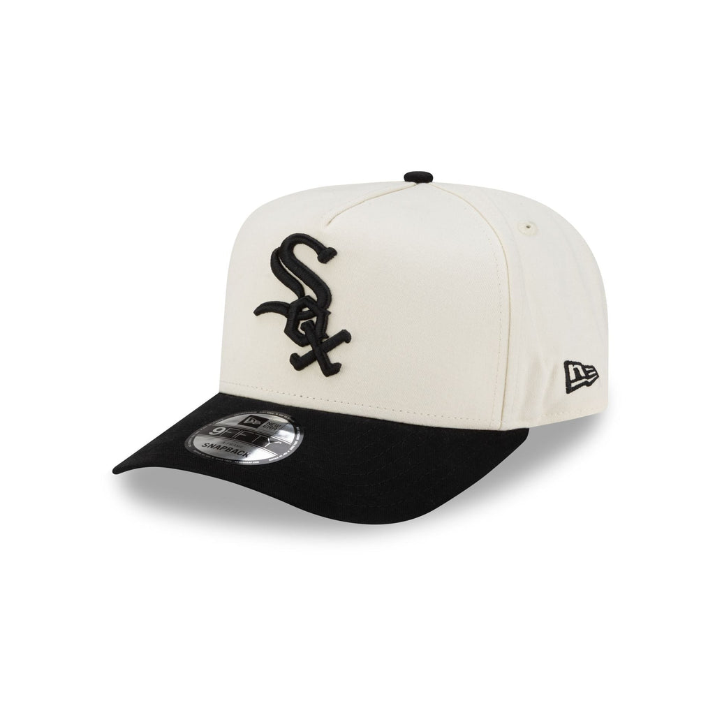 https://cdn.shopify.com/s/files/1/0601/2554/4675/files/60842282_9FIFTYAF_COMPLEXCON_25_CHIWHI_C2_A0_CHW_3QL.jpg?v=1763569071