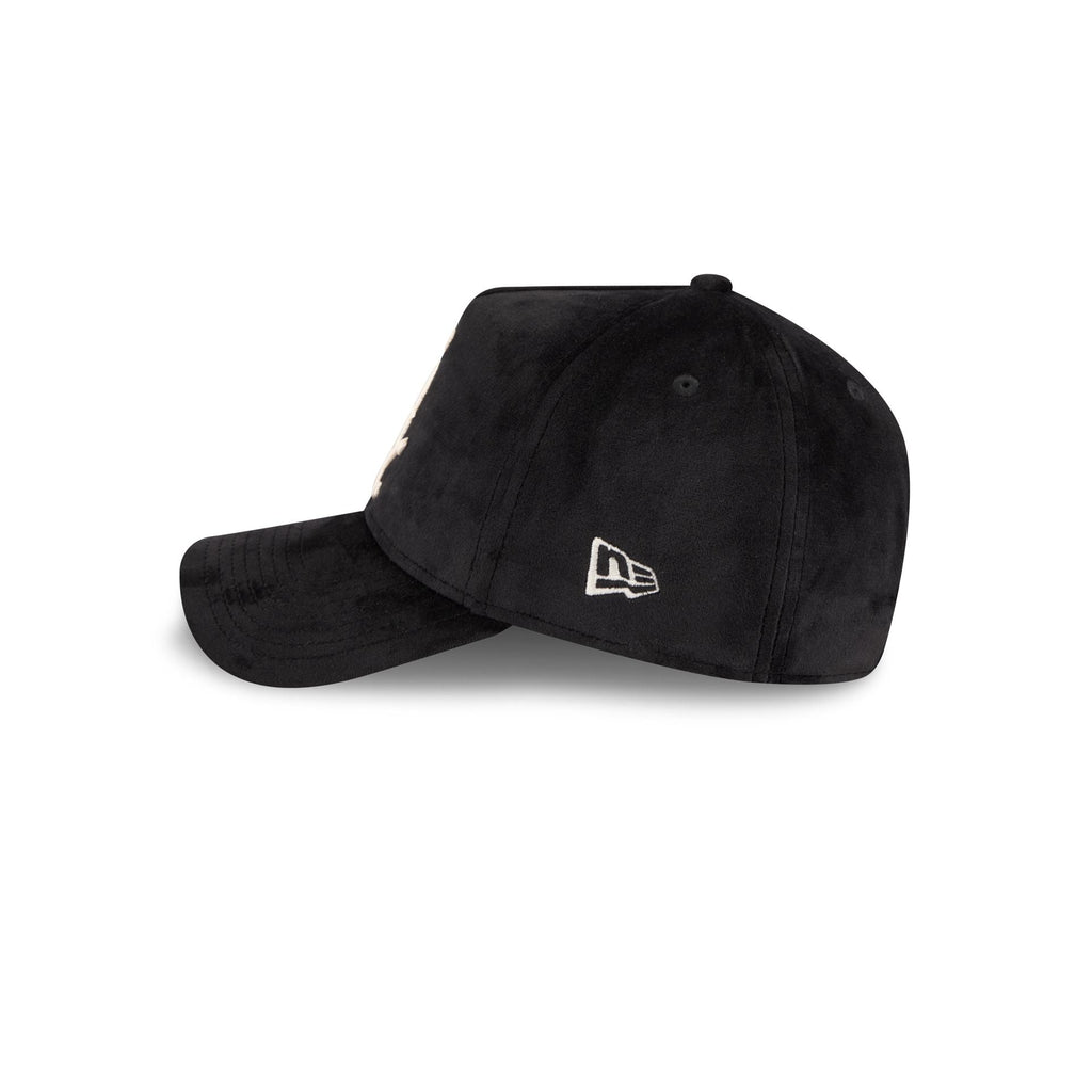 https://cdn.shopify.com/s/files/1/0601/2554/4675/files/60842292_9FORTYAF_CC9FORTYAF30810_CHIWHI_OTC_LSIDE.jpg?v=1763569073