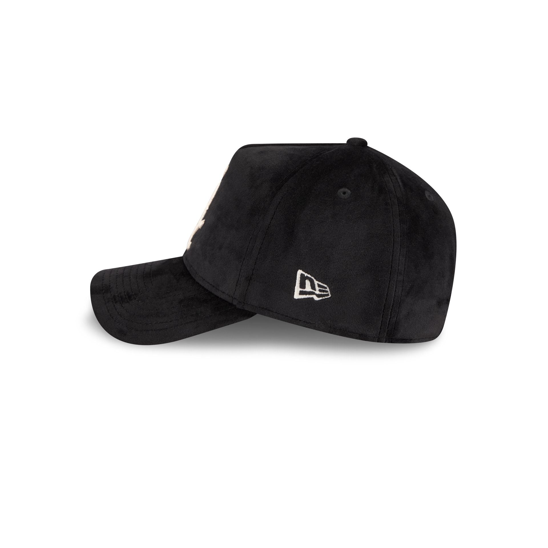 https://cdn.shopify.com/s/files/1/0601/2554/4675/files/60842292_9FORTYAF_CC9FORTYAF30810_CHIWHI_OTC_LSIDE.jpg?v=1763569073