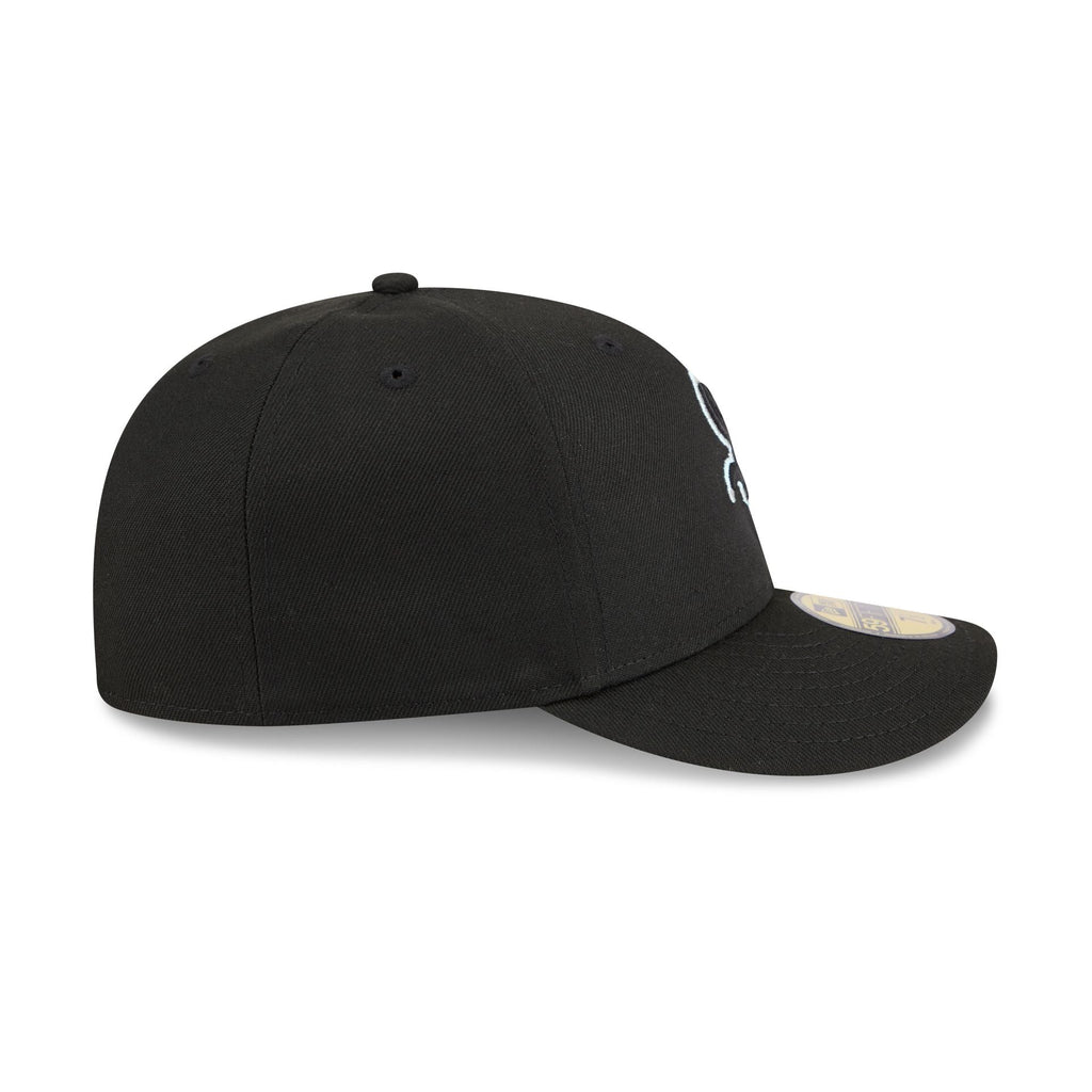 https://cdn.shopify.com/s/files/1/0601/2554/4675/files/60842297_59FIFTY_CC59FIFTYPC30808_CHIWHI_BLK_RSIDE.jpg?v=1763569073