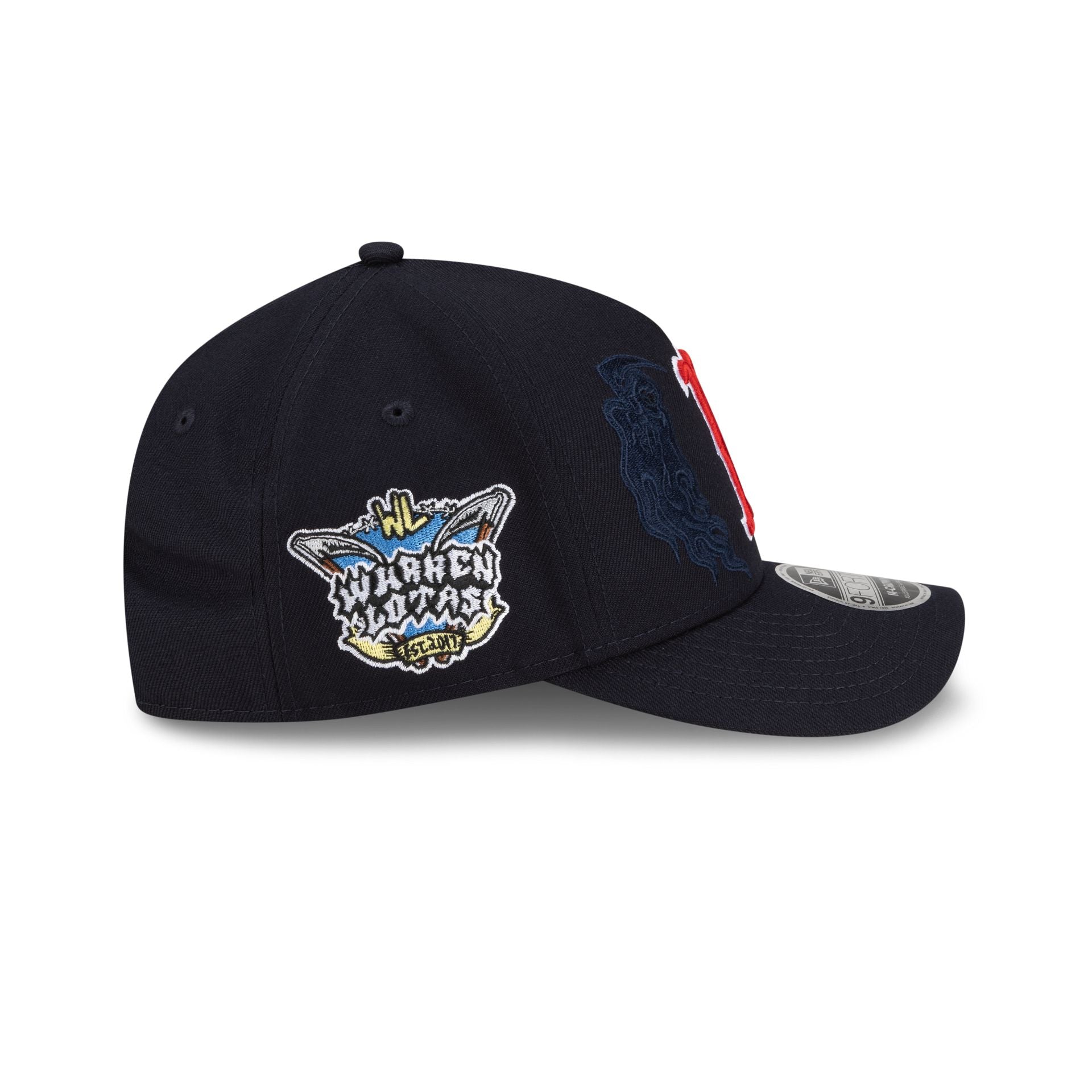 https://cdn.shopify.com/s/files/1/0601/2554/4675/files/60846834_9FORTYMCAF_COLLAB25_MLBXWARRENLOTAS_BOSRED_NAVY_RSIDE.jpg?v=1759259767