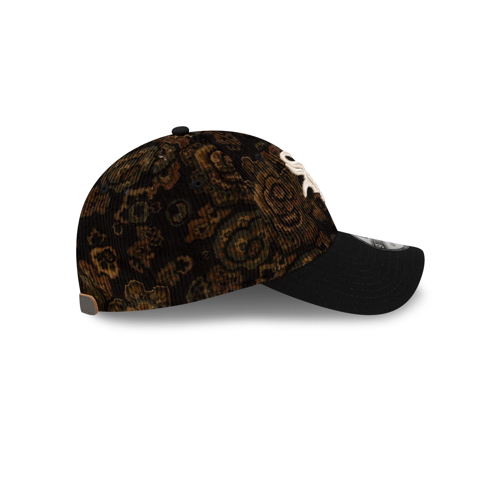 https://cdn.shopify.com/s/files/1/0601/2554/4675/files/60847082_9TWENTY_COMPLEXCON_25_CHIWHI_C2_A0_BLK_RSIDE.jpg?v=1763569073