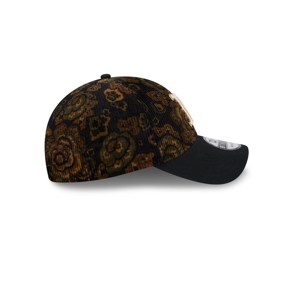 https://cdn.shopify.com/s/files/1/0601/2554/4675/files/60847084_9TWENTY_CC9TWENTY32424_BOSRED_BLK_RSIDE.jpg?v=1763569073