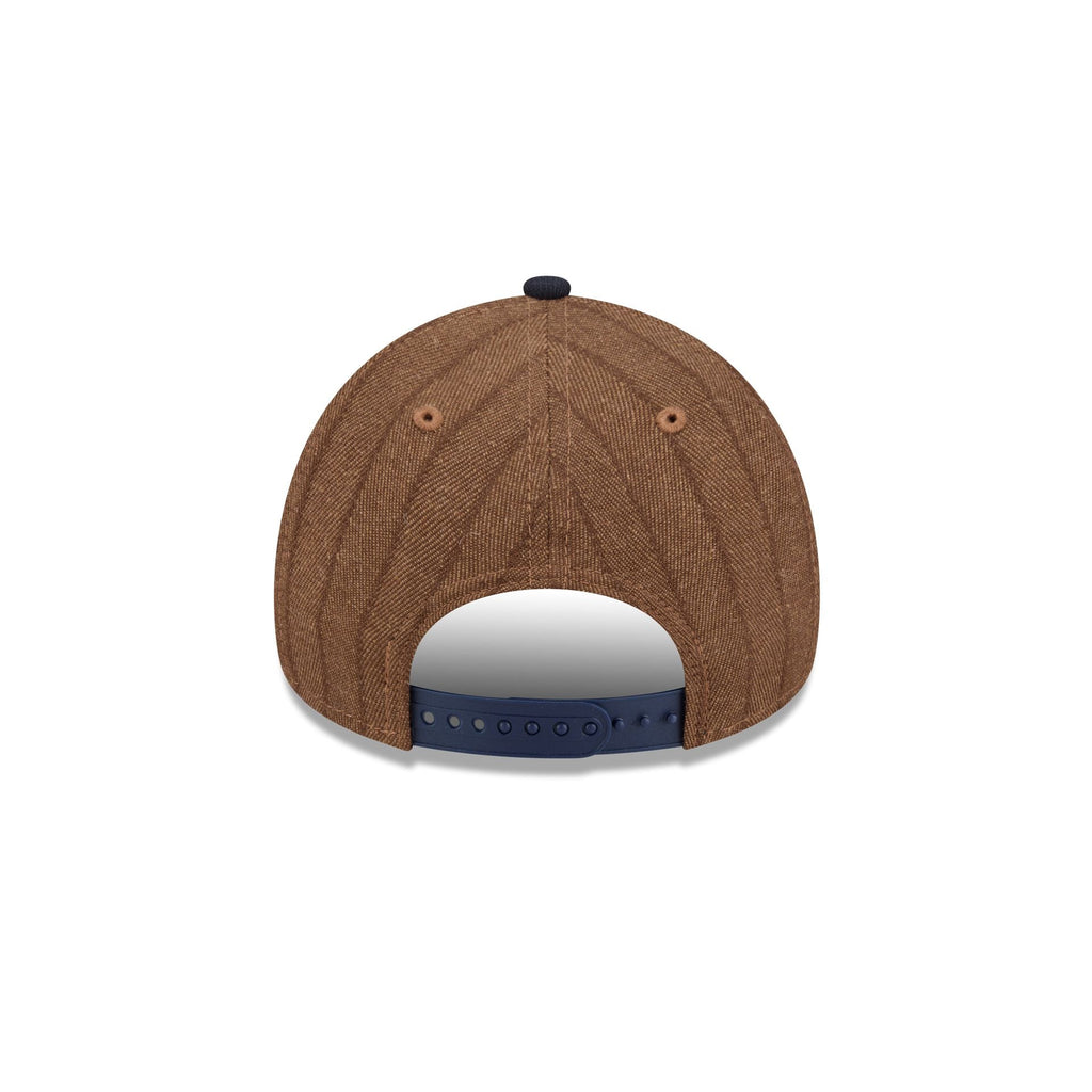 https://cdn.shopify.com/s/files/1/0601/2554/4675/files/60847086_9FORTYAF_CC9FORTYAF32423_BOSRED_TIR_R.jpg?v=1763569073