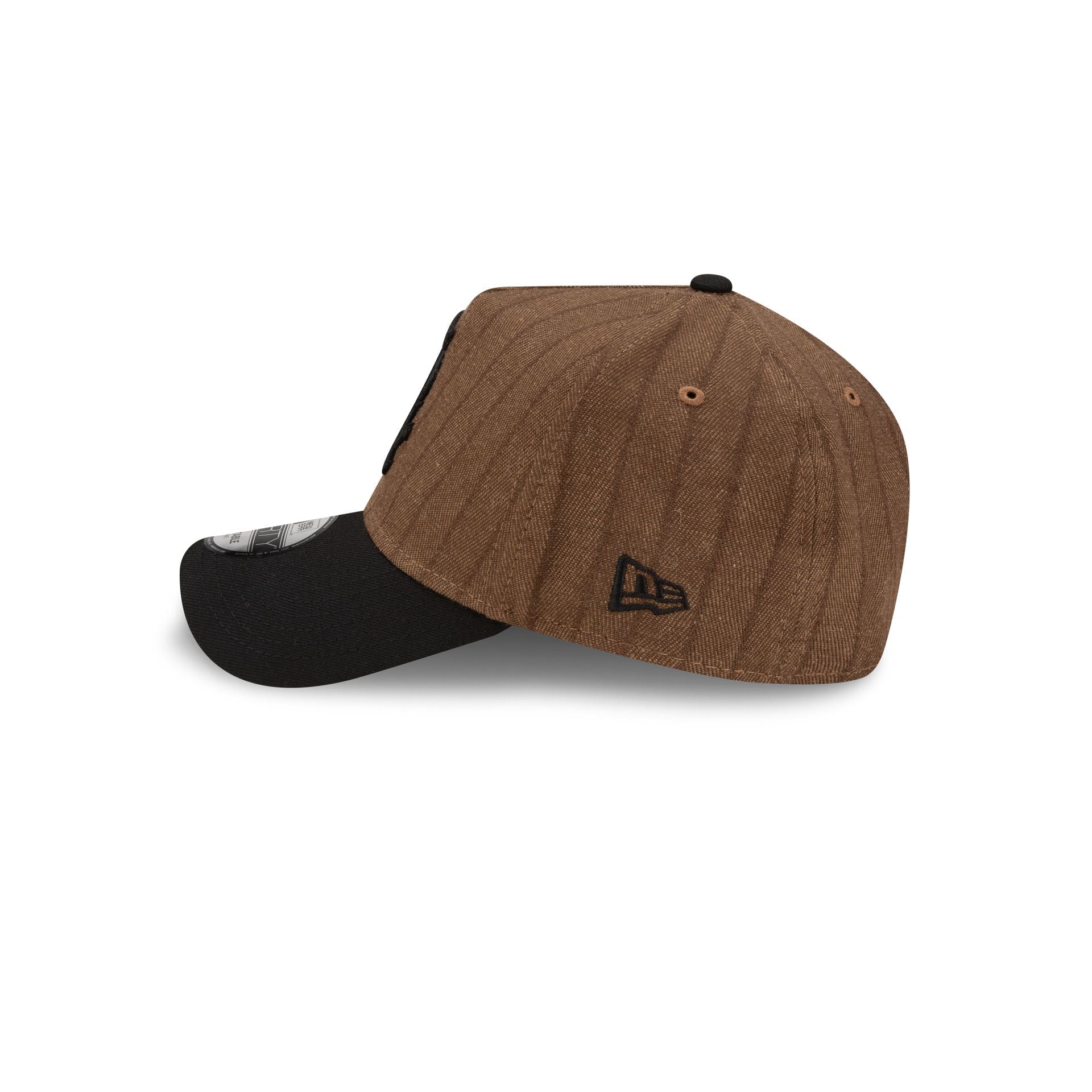 https://cdn.shopify.com/s/files/1/0601/2554/4675/files/60847091_9FOFRTYAF_COMPLEXCON_25_CHIWHI_C2_A0_TIR_LSIDE.jpg?v=1763569072