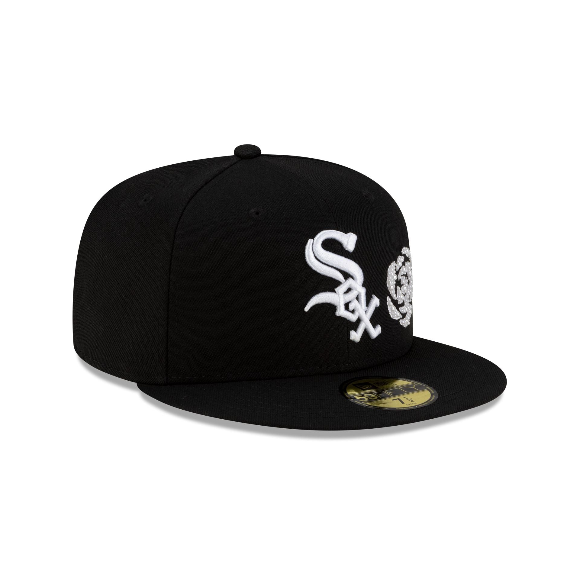 https://cdn.shopify.com/s/files/1/0601/2554/4675/files/60847136_59FIFTY_INTL25_EMEA_NOVCUSTOMS_CHIWHI_BLACK_3QR.jpg?v=1767715958