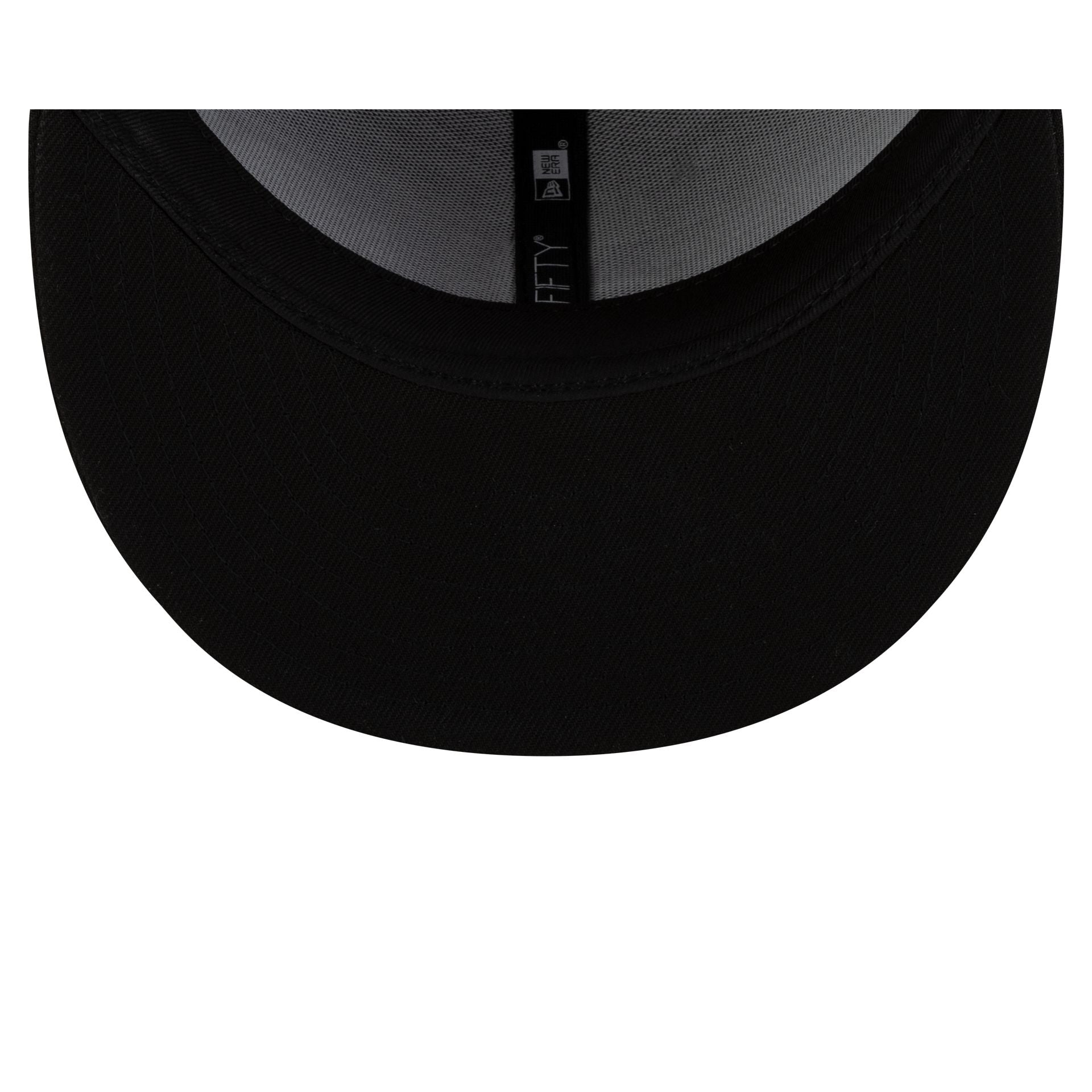 https://cdn.shopify.com/s/files/1/0601/2554/4675/files/60847136_59FIFTY_INTL25_EMEA_NOVCUSTOMS_CHIWHI_BLACK_UV.jpg?v=1767715958