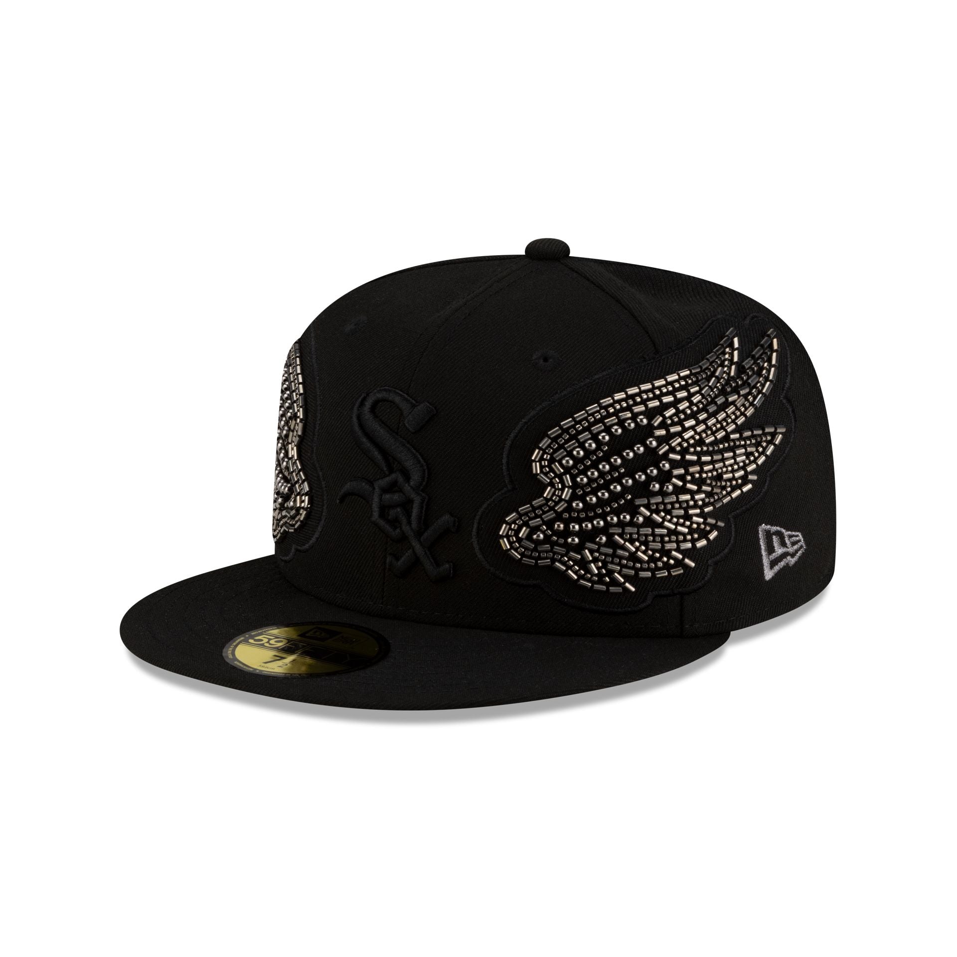 https://cdn.shopify.com/s/files/1/0601/2554/4675/files/60847392_59FIFTY_INTL25_EMEA_NOVCUSTOMS_CHIWHI_BLACK_3QL.jpg?v=1767715960