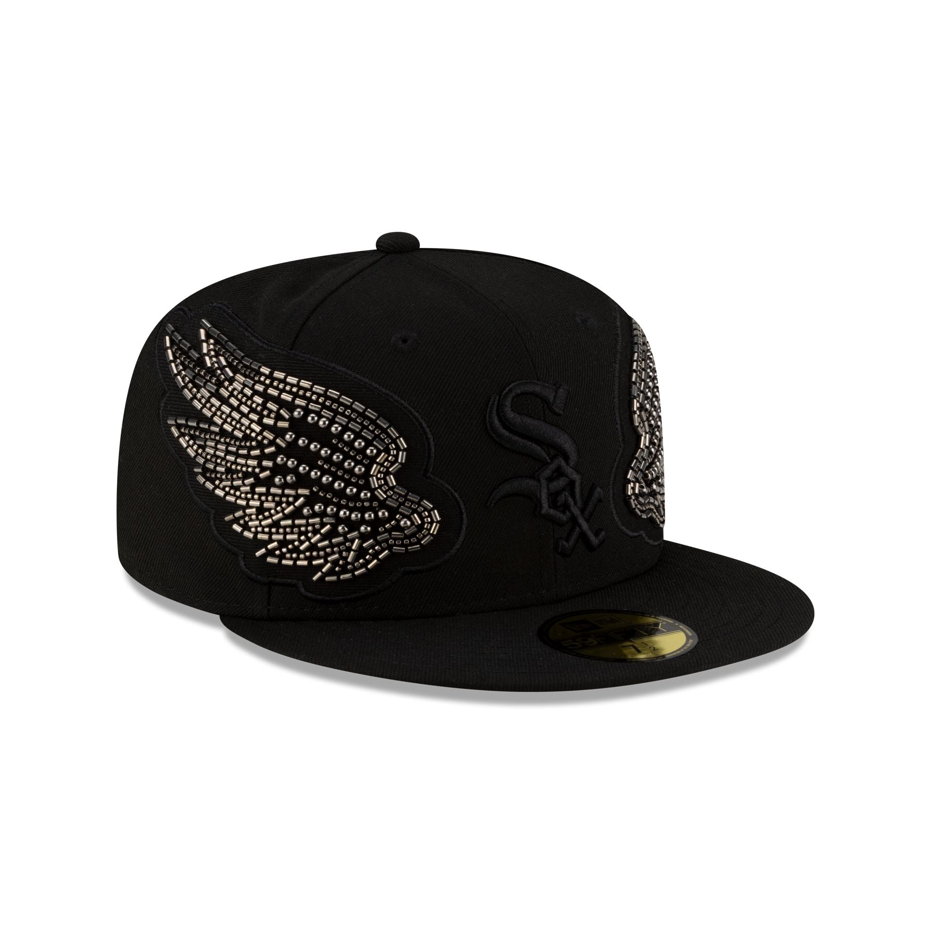 https://cdn.shopify.com/s/files/1/0601/2554/4675/files/60847392_59FIFTY_INTL25_EMEA_NOVCUSTOMS_CHIWHI_BLACK_3QR.jpg?v=1767715960