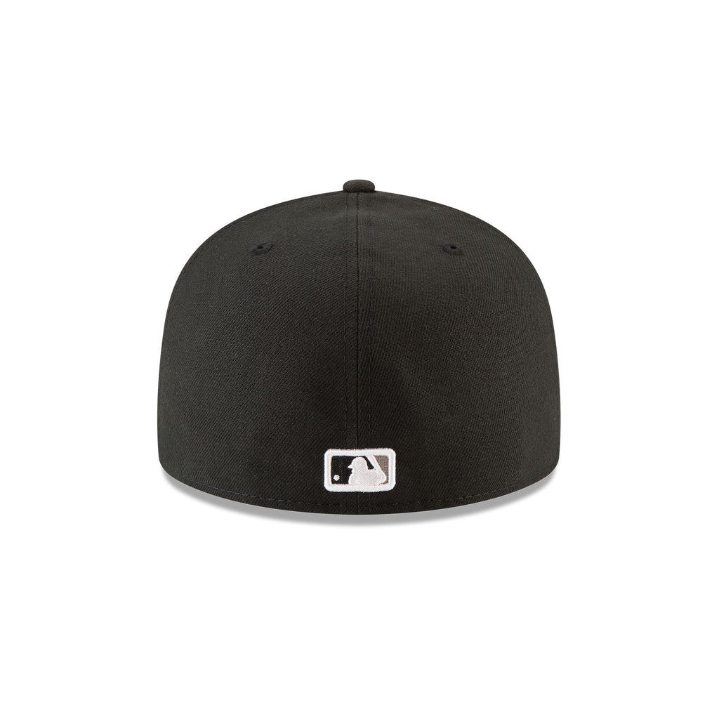 https://cdn.shopify.com/s/files/1/0601/2554/4675/files/70358700_59FIFTY_ACPERF_CHIWHIGM_OTC_R.jpg?v=1768336933