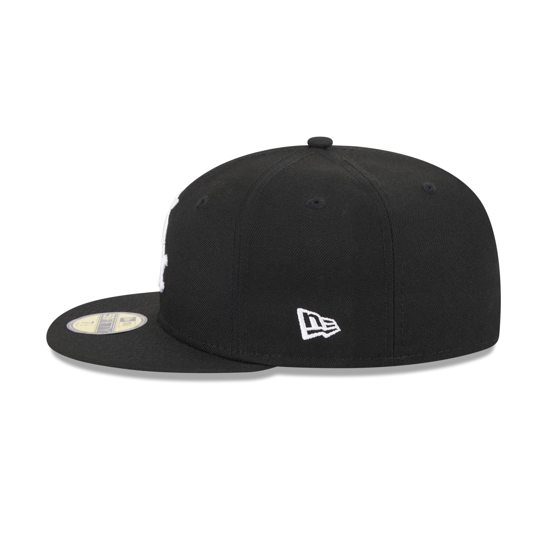 https://cdn.shopify.com/s/files/1/0601/2554/4675/files/70358700_59FIFTY_AC_CHIWHI_OTC_LSIDE.jpg?v=1768337131
