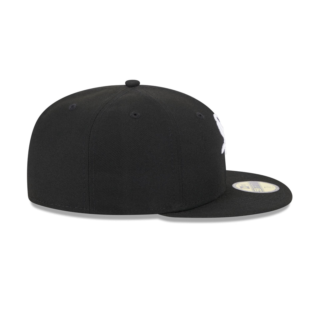 https://cdn.shopify.com/s/files/1/0601/2554/4675/files/70358700_59FIFTY_AC_CHIWHI_OTC_RSIDE.jpg?v=1768336931