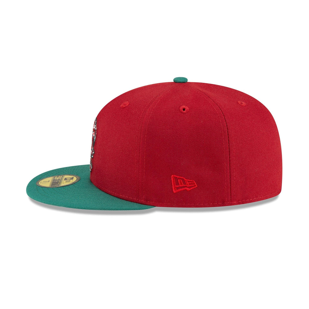 https://cdn.shopify.com/s/files/1/0601/2554/4675/files/70854542_59FIFTY_SUGARSKULL_CHIWHI_SCA_LSIDE.jpg?v=1712859290