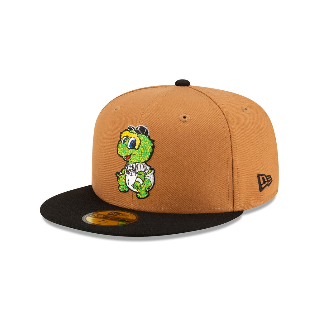 https://cdn.shopify.com/s/files/1/0601/2554/4675/files/70873132_59FIFTY_MLBMINIMASCOT_CHIWHICO_BRN_3QL.jpg?v=1719412092