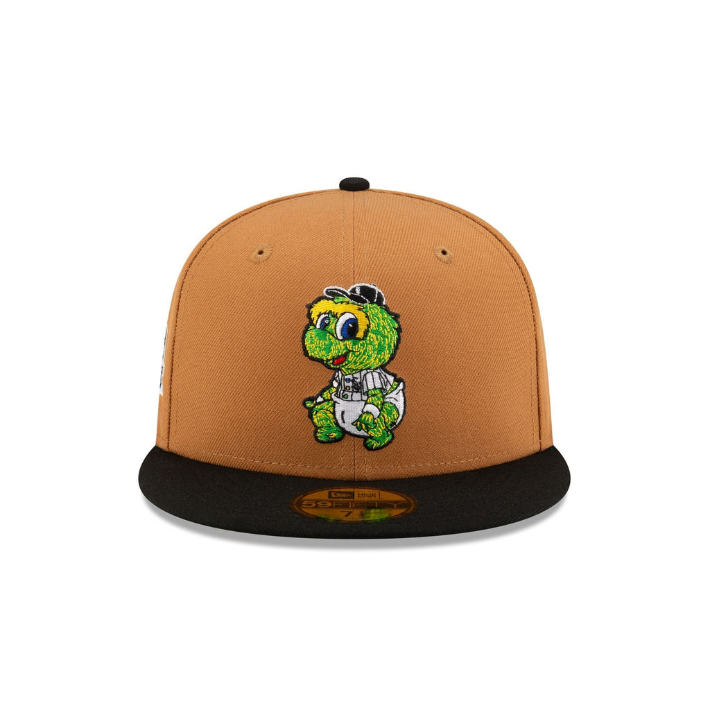 https://cdn.shopify.com/s/files/1/0601/2554/4675/files/70873132_59FIFTY_MLBMINIMASCOT_CHIWHICO_BRN_F.jpg?v=1719412092