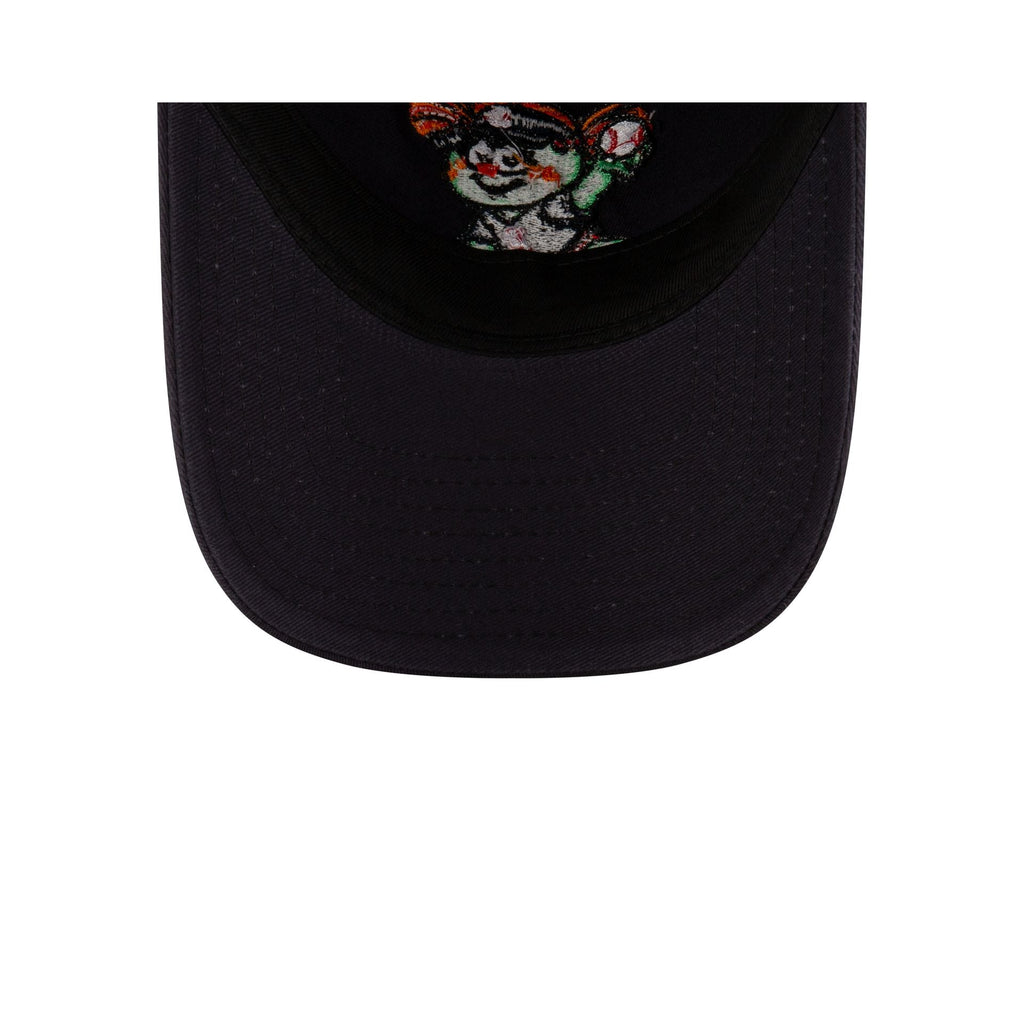 https://cdn.shopify.com/s/files/1/0601/2554/4675/files/70873629_9TWENTY_MLBMINIMASCOT_BOSRED_NAV_UV.jpg?v=1719412086