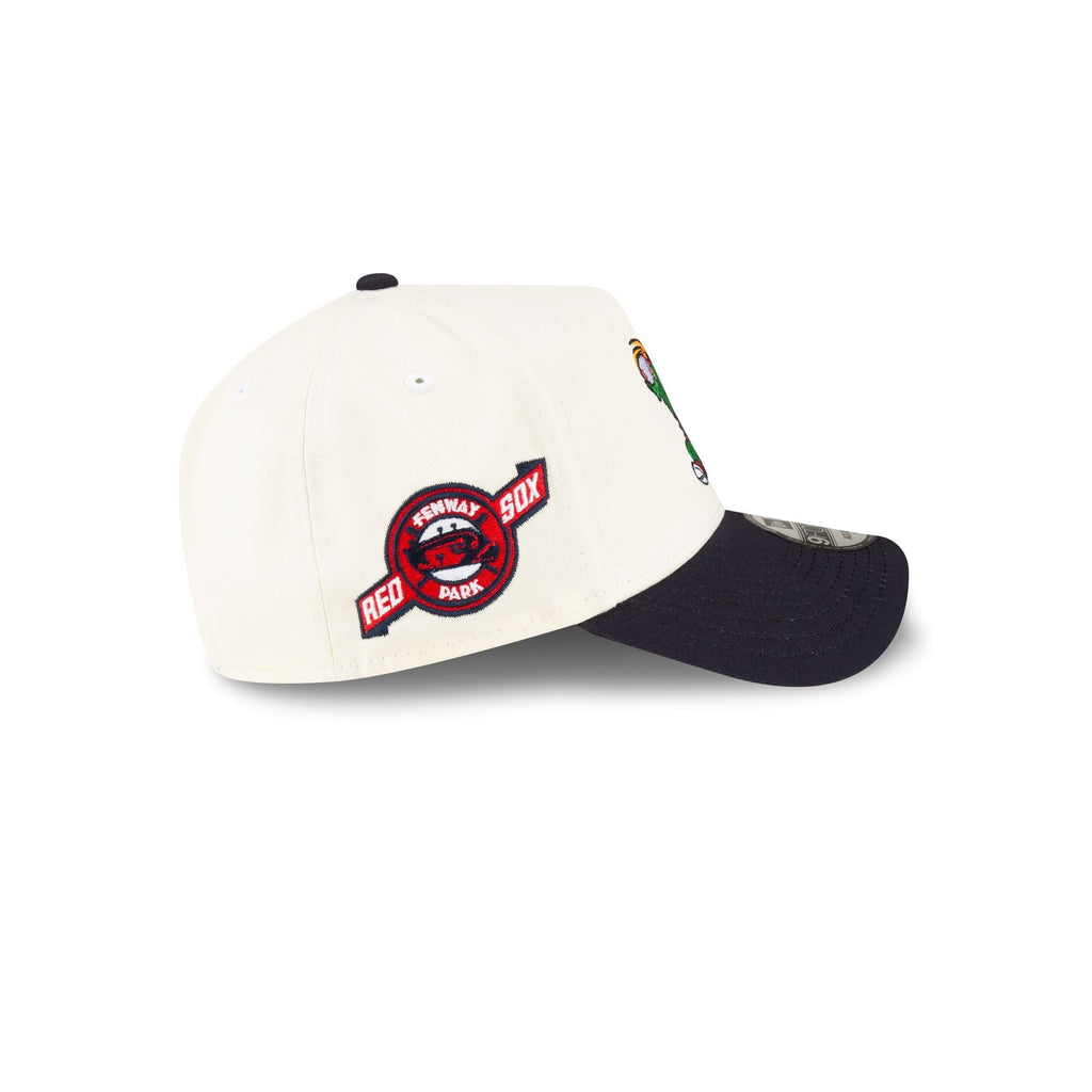 https://cdn.shopify.com/s/files/1/0601/2554/4675/files/70873721_9FORTYAF_MLBMINIMASCOT_BOSREDCO_WHT_RSIDE.jpg?v=1719412090