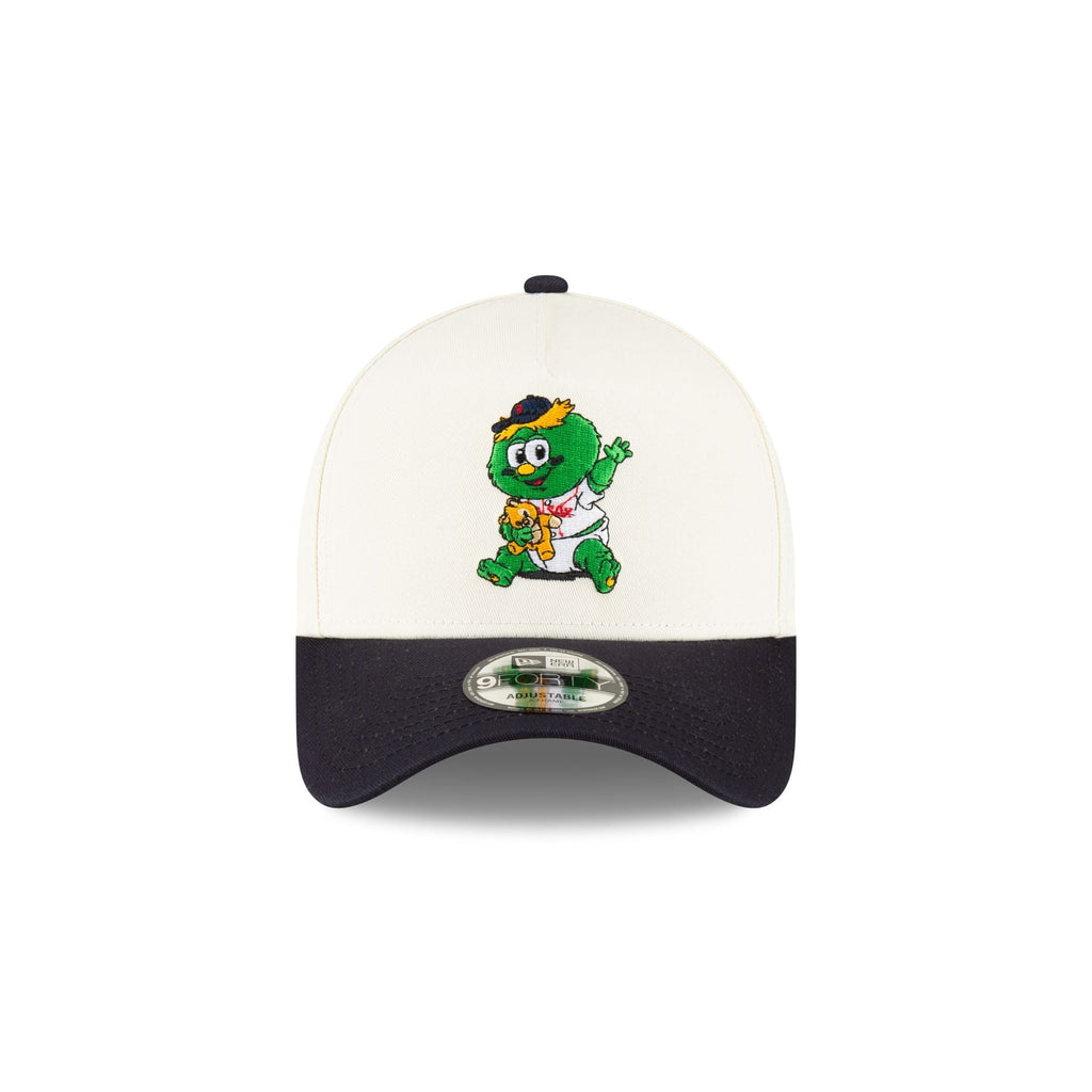https://cdn.shopify.com/s/files/1/0601/2554/4675/files/70873722_9FORTYAF_MLBMINIMASCOT_BOSREDCO_WHT_F.jpg?v=1719412085