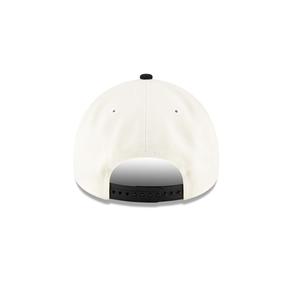 https://cdn.shopify.com/s/files/1/0601/2554/4675/files/70873772_9FORTYAF_MLBMINIMASCOT_CHIWHICO_WHT_R.jpg?v=1719412090