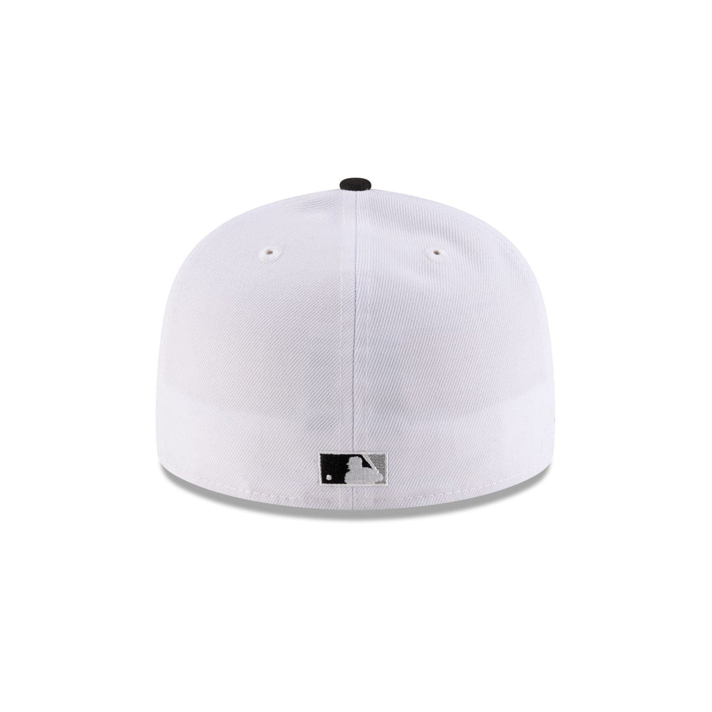 https://cdn.shopify.com/s/files/1/0601/2554/4675/files/70929206_59FIFTY_MLBMASCOT_25_CHIWHICO_WHT_R.jpg?v=1741802264