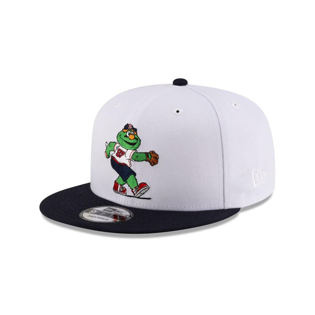 https://cdn.shopify.com/s/files/1/0601/2554/4675/files/70929783_9FIFTY_MLBMASCOT_25_BOSSCACO_WHT_3QL.jpg?v=1741802263