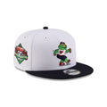 https://cdn.shopify.com/s/files/1/0601/2554/4675/files/70929783_9FIFTY_MLBMASCOT_25_BOSSCACO_WHT_3QR.jpg?v=1741802263