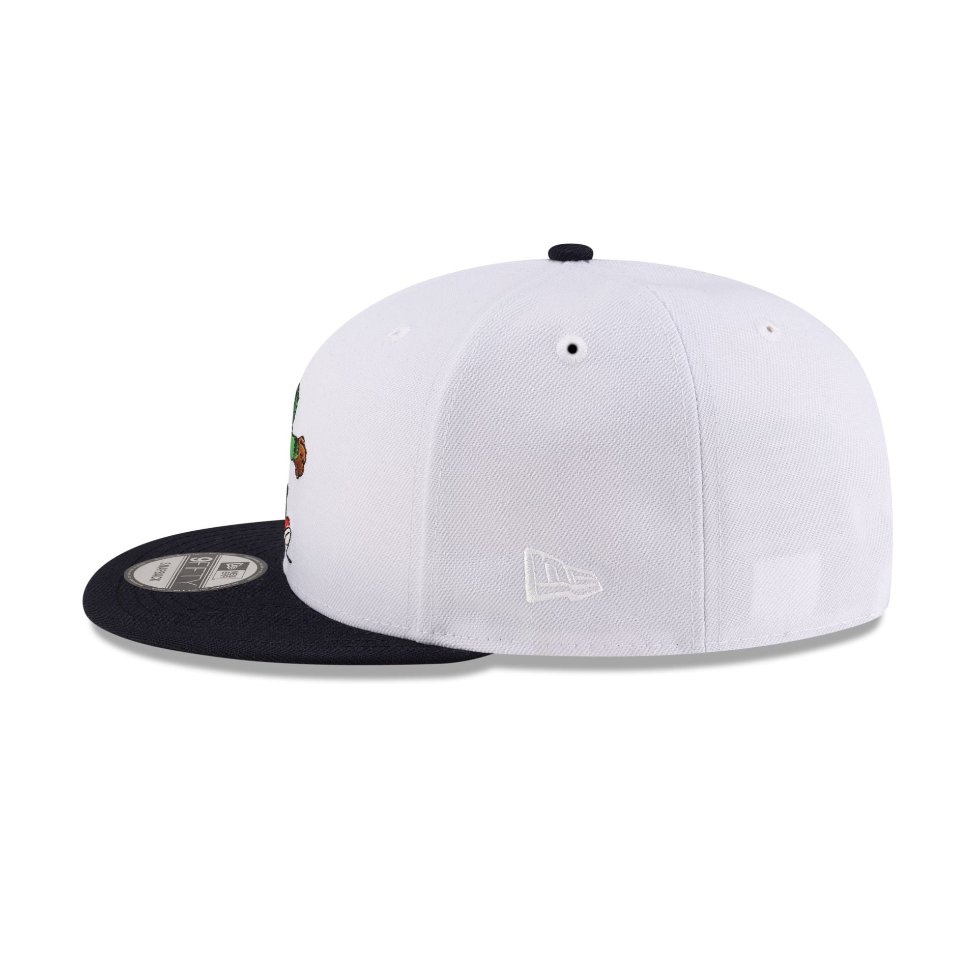 https://cdn.shopify.com/s/files/1/0601/2554/4675/files/70929783_9FIFTY_MLBMASCOT_25_BOSSCACO_WHT_LSIDE.jpg?v=1741802263