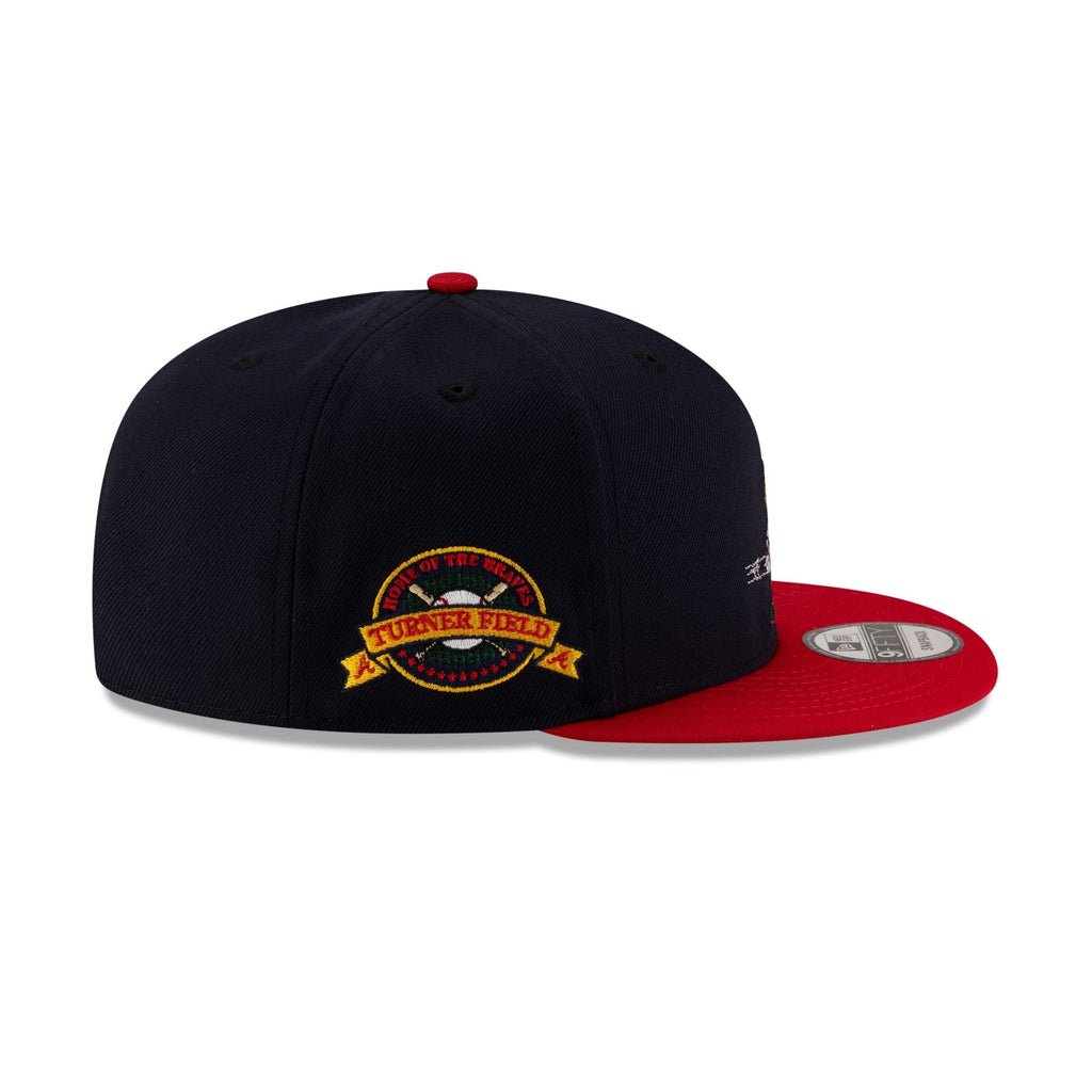 https://cdn.shopify.com/s/files/1/0601/2554/4675/files/70929794_9FIFTY_MLBMASCOT_25_ATLBRA_NAV_RSIDE.jpg?v=1741802265