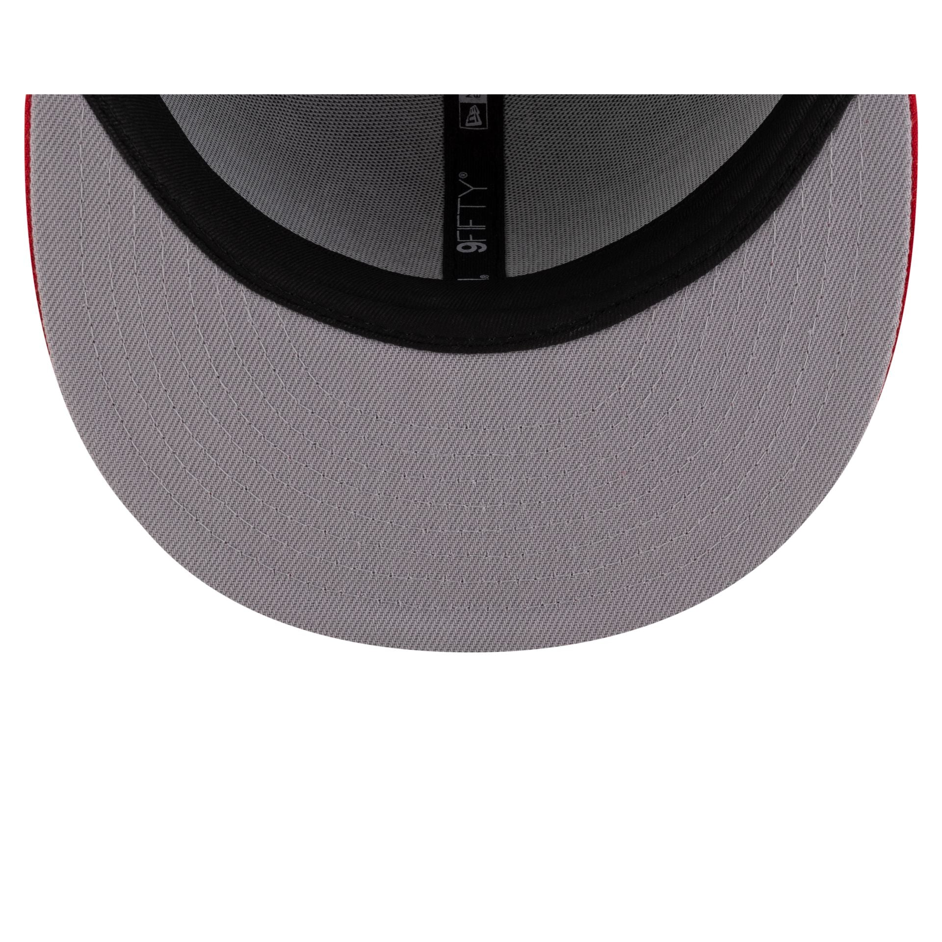 https://cdn.shopify.com/s/files/1/0601/2554/4675/files/70929794_9FIFTY_MLBMASCOT_25_ATLBRA_NAV_UV.jpg?v=1741802265